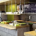 Ibis Budget Centre 2*