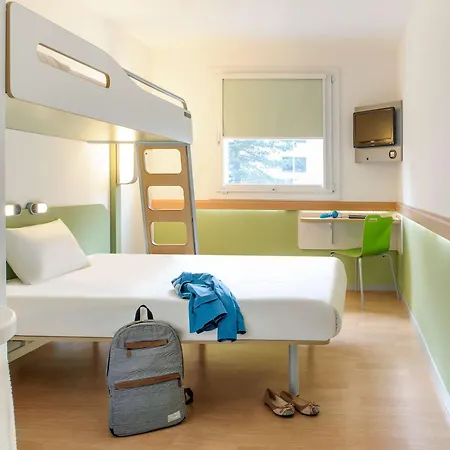Ibis Budget Centre 2*