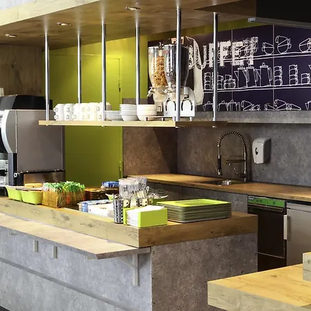 Ibis Budget Centre 2*